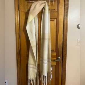 ANTHROPOLOGIE Long Scarf Beige Yellow Authentic One Size With Tags Never Worn